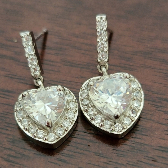 Halo Heart Cushion Earrings - Picture 4 of 4